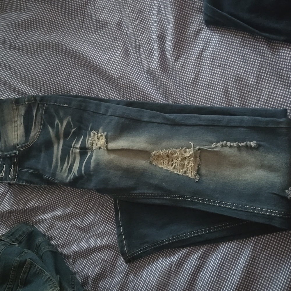 Womens or Juniors- Size Small- Mid-Rise 2 Toned Flared Strech Fit Jeans